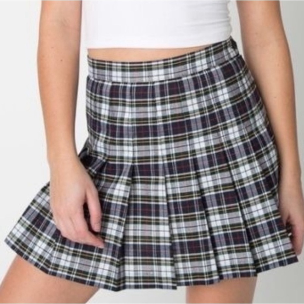 AMERICAN APPAREL | PLEATED SKIRT | PLAID | SIZE MEDIUM